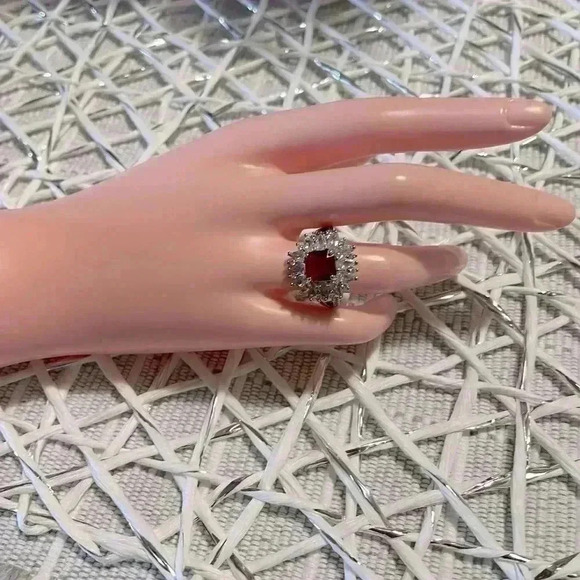 NEW Gorgeous 925 Silver Sim. Diamond Ruby Ring - Picture 8 of 8